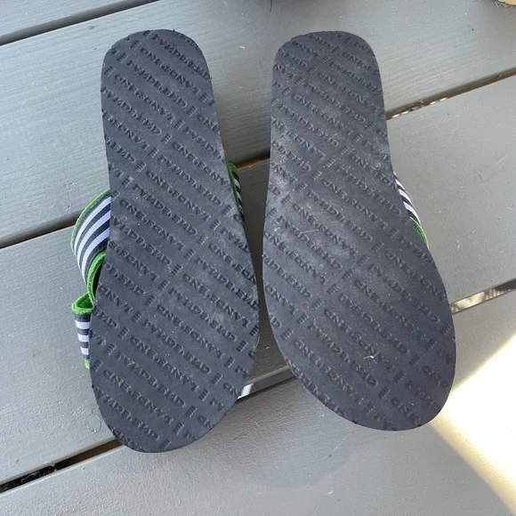 Lands’ End Sandals - Picture 4 of 4